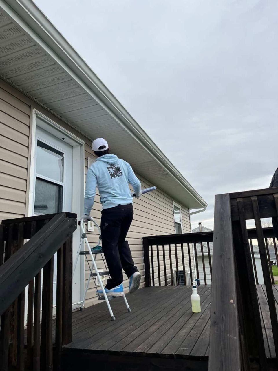 Eaves job